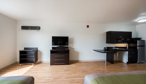 Deluxe Suite, 2 Queen Beds, Non Smoking, Kitchenette