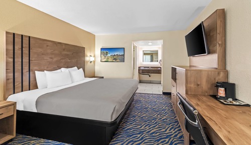 Suite, 1 King Bed with Sofa bed, Non Smoking