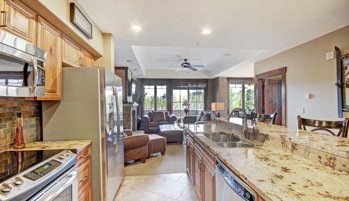 Condo, 2 Bedrooms (with Den)