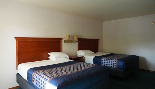 Standard Double Room, 2 Queen Beds, Refrigerator & Microwave, Courtyard View (pet friendly)