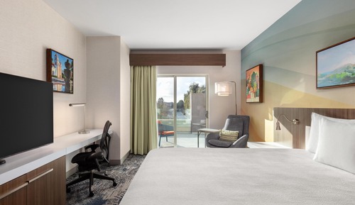 Room, 1 King Bed, Non Smoking, Balcony