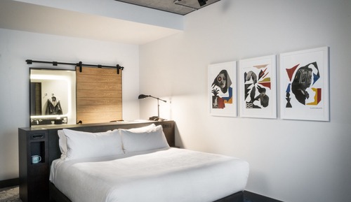 Room, 1 King Bed, Mobility Accessible (Journeyman, Design)