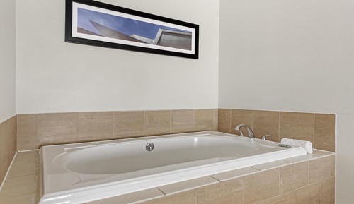 Suite, 2 Queen Beds, Kitchenette, Pool View