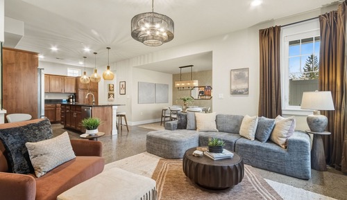 House, Multiple Beds, Patio, Garden View (233 Urban Prairie St. - Main/Unit B)