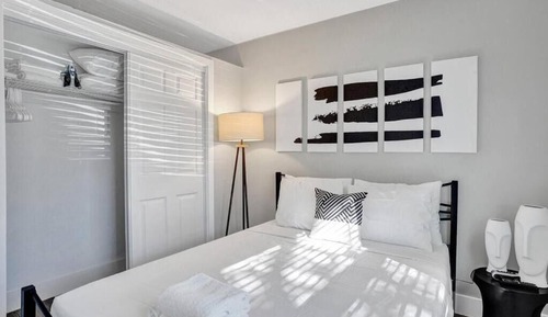 Basic Single Room, 1 Queen Bed (Rustic 2)