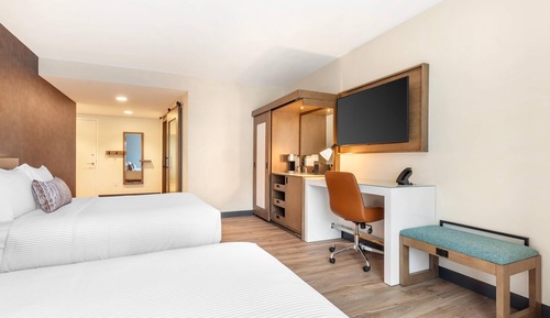 Room, 2 Queen Beds, Accessible, Non Smoking (Accessible Tub)