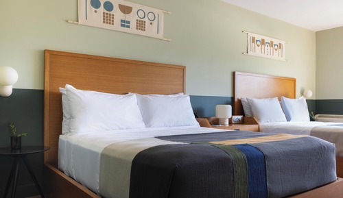 Standard Room, 2 Queen Beds (2 Queen with Shower)