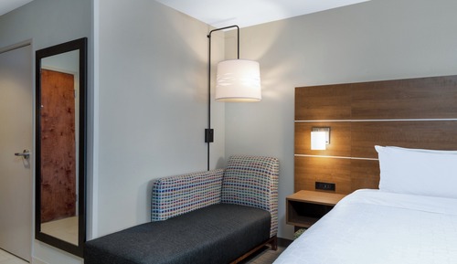Standard Room, 1 King Bed