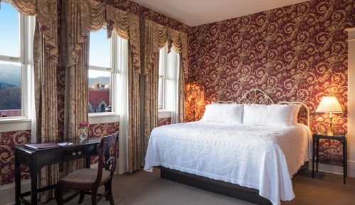 Premium Room, 1 King Bed (Historic King)