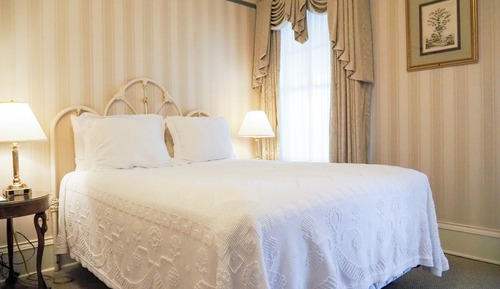Suite, 1 Queen Bed (Historic Queen)