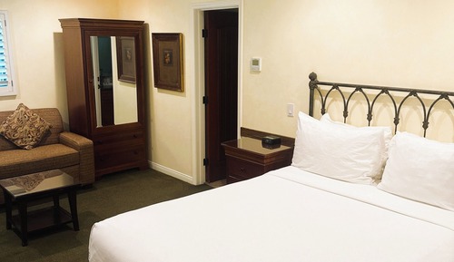 Deluxe Room, 1 Queen Bed with Sofa bed