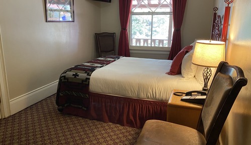 Standard Single Room, 1 Queen Bed, Mountain View