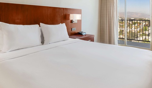 Deluxe Room, 2 Queen Beds, Mountain View