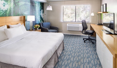 Premier Room, 1 King Bed, Balcony