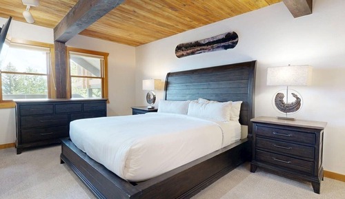 Condo, 2 Bedrooms (Summit 208)