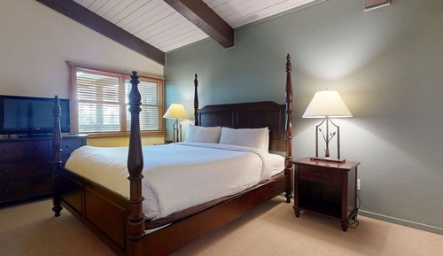 Condo, 2 Bedrooms (Slope 409)
