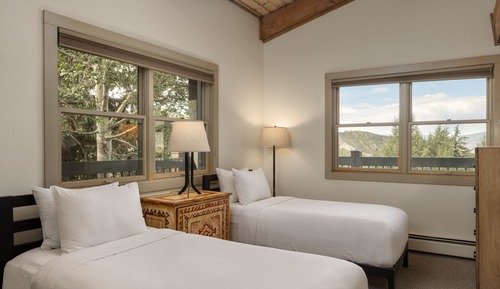 Condo, 2 Bedrooms (Slope 408)