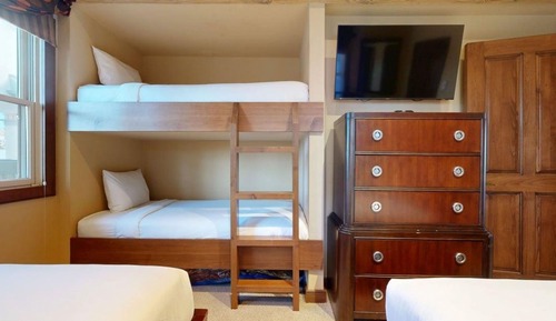 Condo, 2 Bedrooms (Summit 305)