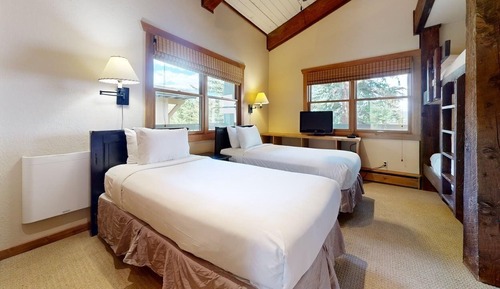 Condo, 2 Bedrooms (Trails 305)