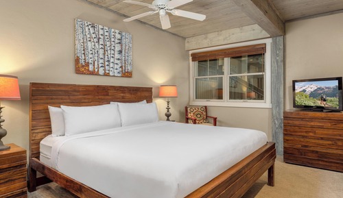 Condo, 2 Bedrooms (Slope 202)