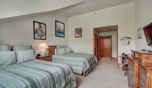 Room, 3 Bedrooms