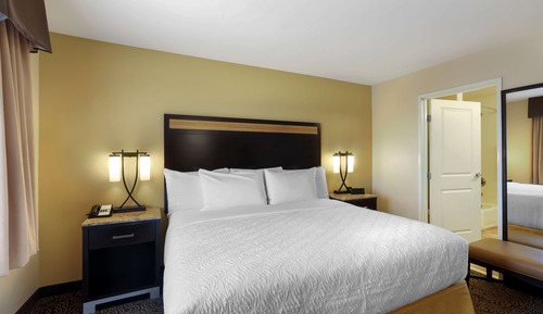 Suite, 1 King Bed, Balcony, Mountain View