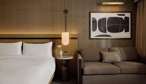 Room, 1 King Bed (Village Slope)