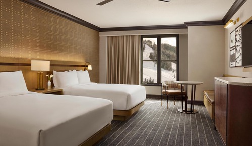 Room, 2 Queen Beds, Mountain View