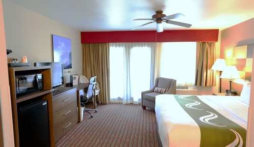 Standard Room, 1 King Bed, Non Smoking, Balcony