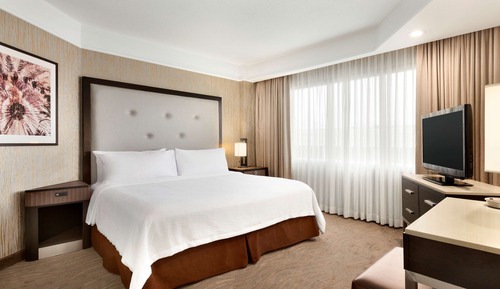 Suite, 1 King Bed, Accessible, Non Smoking