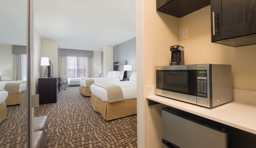 Suite, 2 Queen Beds, Mountain View