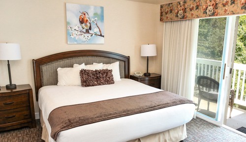 Suite, 1 King Bed, Garden View