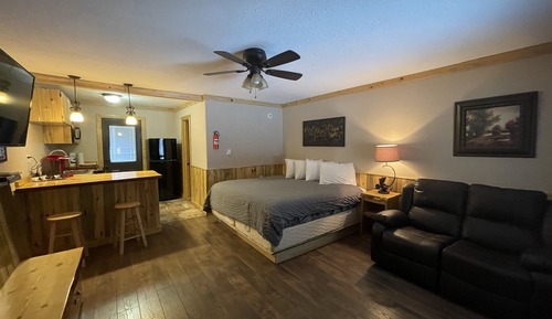 King Bed,  Full Kitchen,  Walk-in Shower