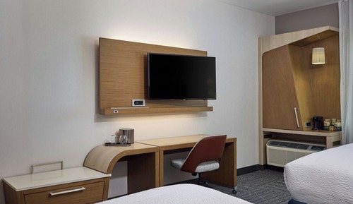 Room, 2 Queen Beds, Hearing Accessible (Accessible Bathtub)