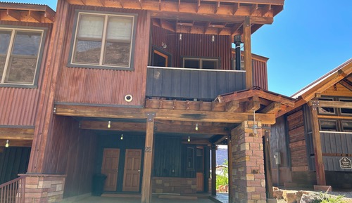 Unit 22 – Townhouse 2-Bedroom, Loft & Kitchen