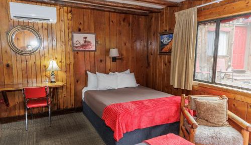 Bunk House Queen