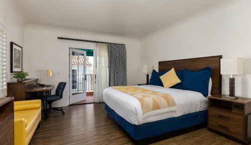 Room with 1 King Bed, Balcony