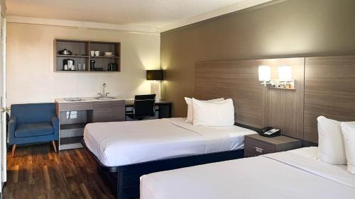 2 Full Beds | Non-Smoking, Kitchen