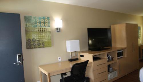 Queen Room with Two Queen Beds and Mountain View - Non-Smoking