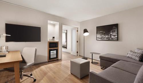 King Room with Sofa Bed - Non Smoking