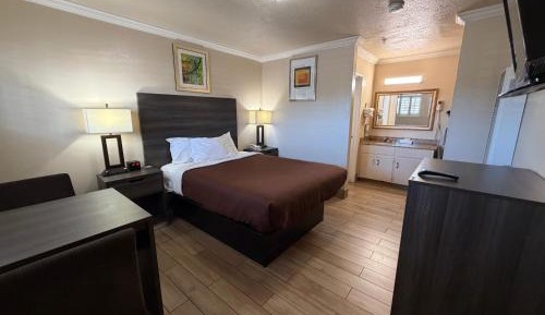 Single Room with Private Bathroom