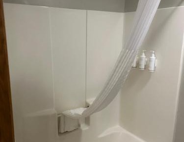 Queen Suite - Non-Smoking (6 Adults)