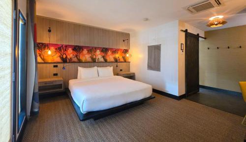 Superior King Room