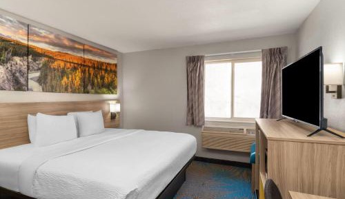 King Room with Bathtub with Grab Bars - Mobility Access/Non-Smoking
