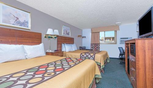 Queen Room with Two Queen Beds - Non-Smoking