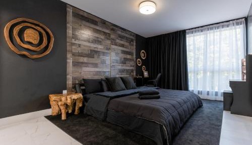 Deluxe King Suite