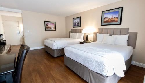 Standard Queen Room with Two Queen Beds Downstairs