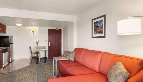 One-Bedroom King Suite with Balcony