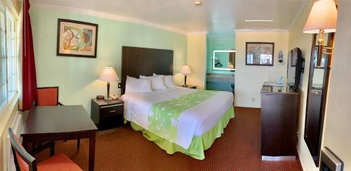 Queen Room