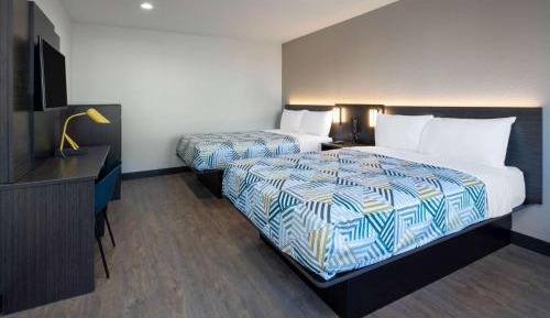 Deluxe Quadruple Room